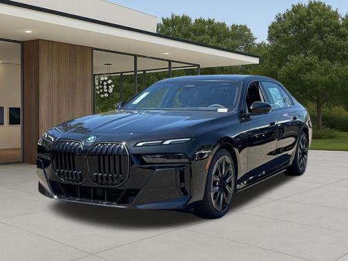 Black Sapphire Metallic 2026 BMW i7 EDrive50