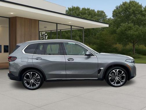 Gray Metallic 2026 BMW X5 sDrive40i