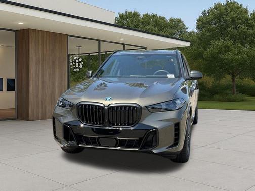 Manhattan Green Metallic 2026 BMW X5 PHEV xDrive50e