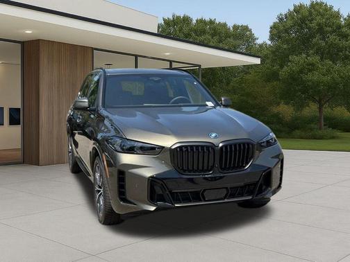Manhattan Green Metallic 2026 BMW X5 PHEV xDrive50e