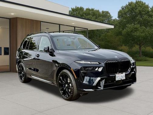 Carbon Black Metallic 2026 BMW X7 xDrive40i