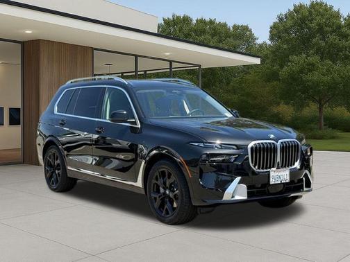 Black Sapphire Metallic 2026 BMW X7 xDrive40i