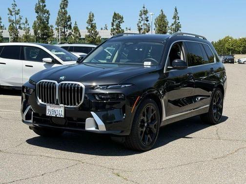 Black Sapphire Metallic 2026 BMW X7 xDrive40i