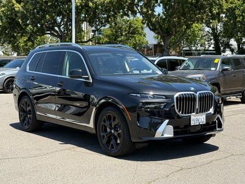 Black Sapphire Metallic 2026 BMW X7 xDrive40i