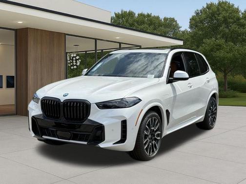 Mineral White Metallic 2026 BMW X5 PHEV xDrive50e