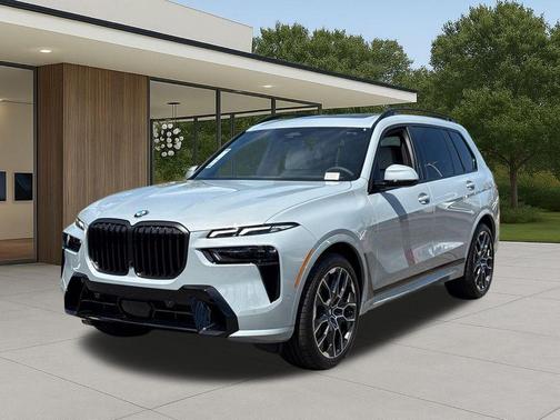 Gray Metallic 2027 BMW X7 xDrive40i