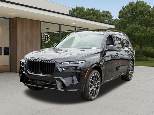 Carbon Black Metallic 2026 BMW X7 xDrive40i