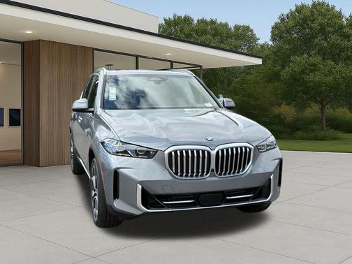 Gray Metallic 2026 BMW X5 xDrive40i