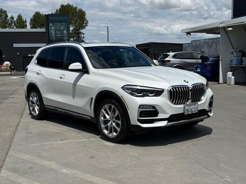 Mineral White Metallic 2021 BMW X5 sDrive40i