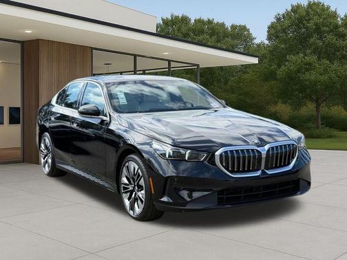 Black Sapphire Metallic 2026 BMW 530 i