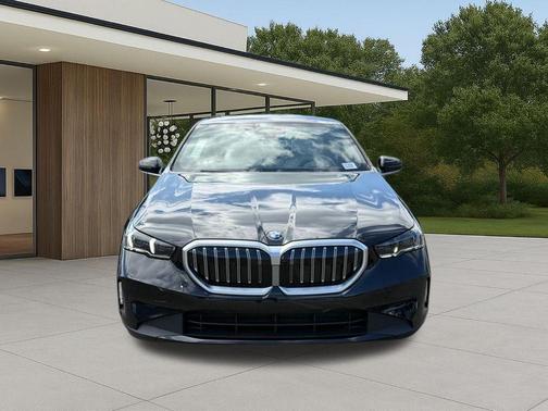 Black Sapphire Metallic 2026 BMW 530 i