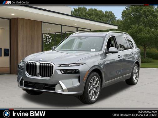 Gray Metallic 2026 BMW X7 xDrive40i