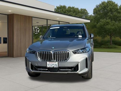 Gray Metallic 2026 BMW X5 xDrive40i