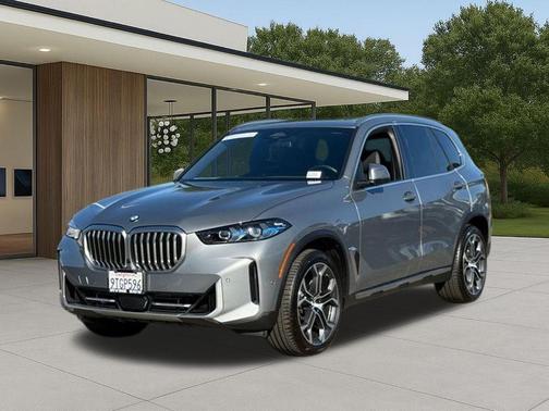 Gray Metallic 2026 BMW X5 xDrive40i