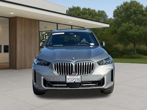Gray Metallic 2026 BMW X5 xDrive40i