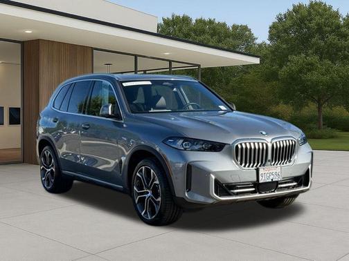 Gray Metallic 2026 BMW X5 xDrive40i