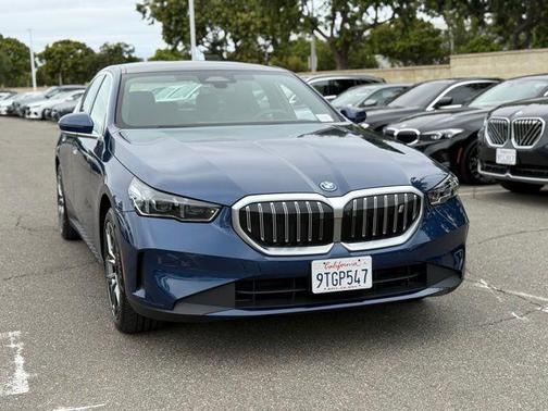 Phytonic Blue Metallic 2025 BMW i5 xDrive40