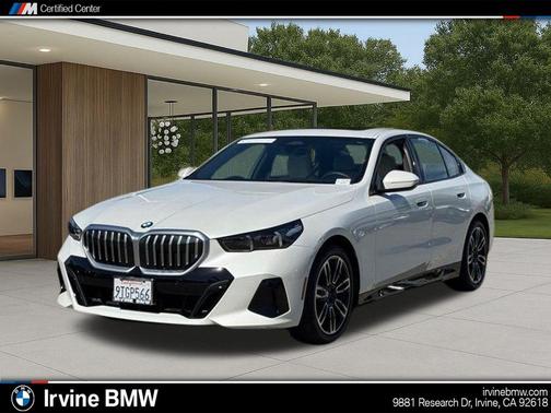 Mineral White Metallic 2025 BMW 530 i