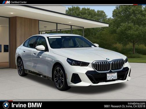 Mineral White Metallic 2025 BMW 530 i