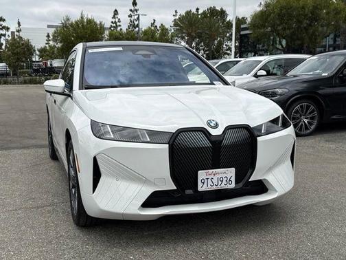 Alpine White 2026 BMW iX xDrive60