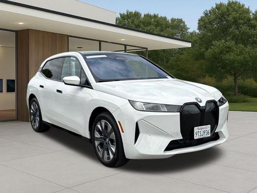 Alpine White 2026 BMW iX xDrive60