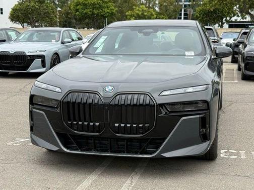 Gray Metallic 2026 BMW i7 XDrive60