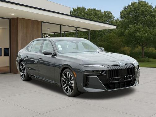 Gray Metallic 2026 BMW i7 XDrive60