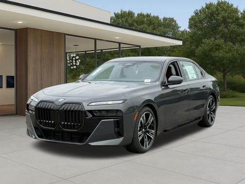 Gray Metallic 2026 BMW i7 XDrive60