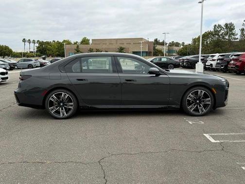 Gray Metallic 2026 BMW i7 XDrive60