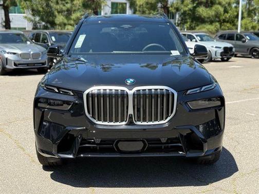 Black Sapphire Metallic 2026 BMW X7 xDrive40i