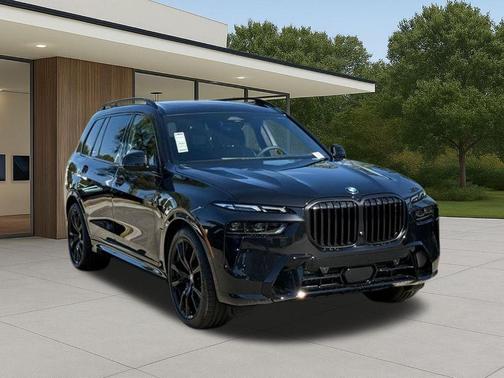Black Sapphire Metallic 2026 BMW X7 xDrive40i