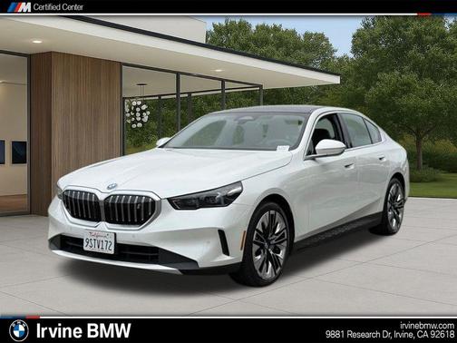 Mineral White Metallic 2025 BMW i5 xDrive40