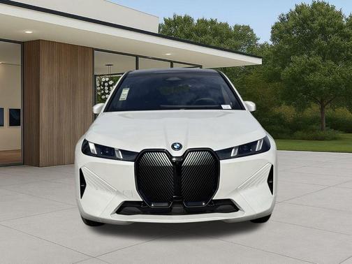Mineral White Metallic 2026 BMW iX xDrive60