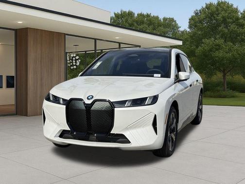 Mineral White Metallic 2026 BMW iX xDrive60