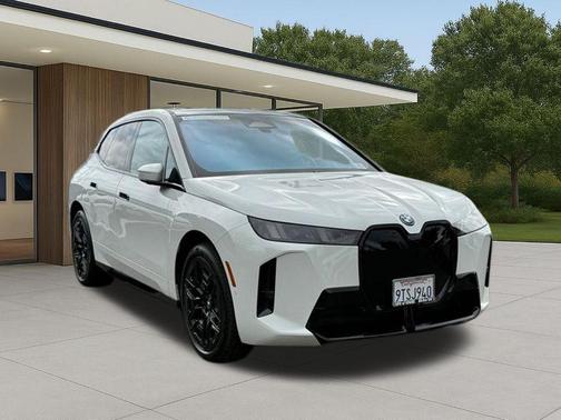 Alpine White 2026 BMW iX xDrive60