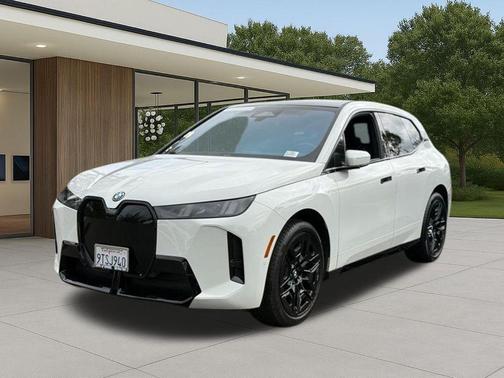 Alpine White 2026 BMW iX xDrive60