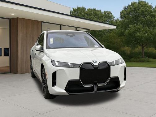 Mineral White Metallic 2026 BMW iX xDrive60