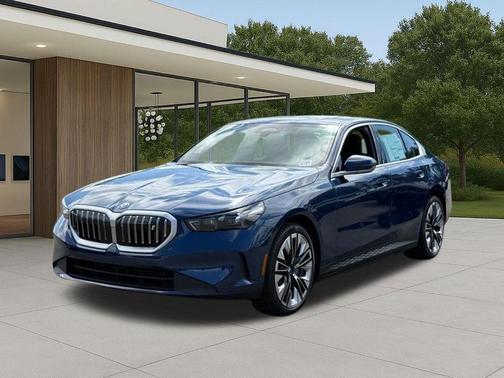 Phytonic Blue Metallic 2026 BMW i5 eDrive40