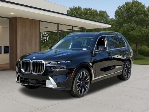 Black Sapphire Metallic 2026 BMW X7 xDrive40i