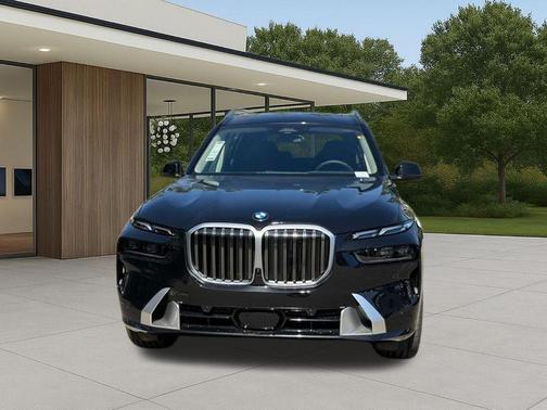 Black Sapphire Metallic 2026 BMW X7 xDrive40i