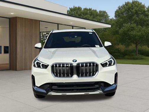 Alpine White 2026 BMW X1 xDrive28i