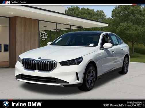 Alpine White 2026 BMW 540 i xDrive
