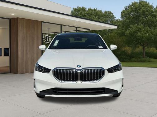 Alpine White 2026 BMW 540 i xDrive