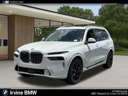 Alpine White 2027 BMW X7 xDrive40i