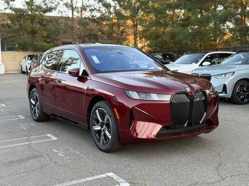 Aventurin Red Metallic 2026 BMW iX xDrive45