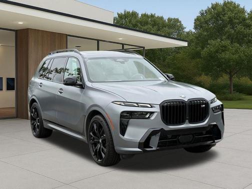 Metallic 2023 BMW X7 M60i