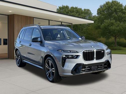 Skyscraper Gray Metallic 2024 BMW X7 M60i
