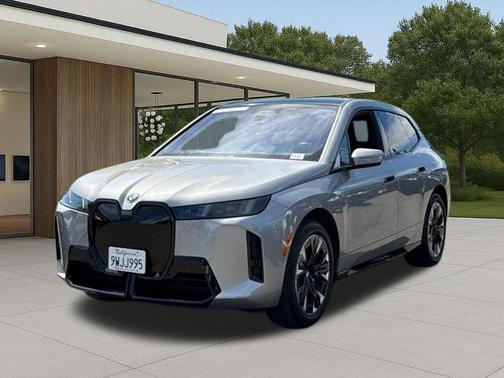 Space Silver 2026 BMW iX xDrive60