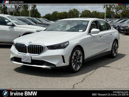 Mineral White Metallic 2026 BMW 530 i