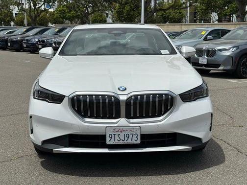 Mineral White Metallic 2026 BMW 530 i
